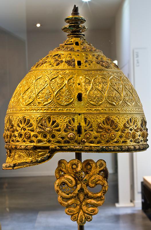 Le casque d'Agris, Ouest de la France, est daté -400 à -350 BC